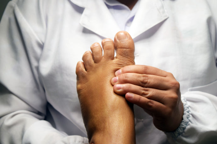Benefícios milagrosos de uma massagem nos pés. A Reflexologia Podal.